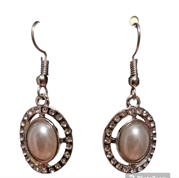 Paparazzi  Fabulously Fairytale  Earrings - Picture 2 of 3